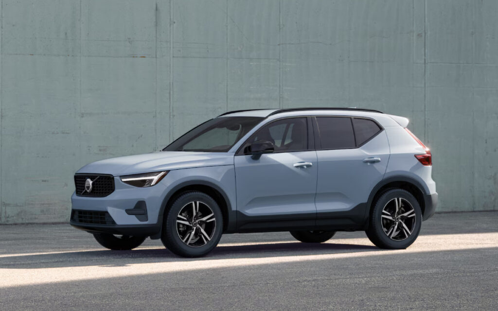 2025 Volvo XC40 hybrid