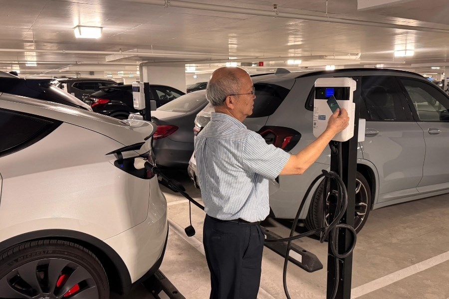 Canadian Municipalities Expanding Residential EV Charging Requirements